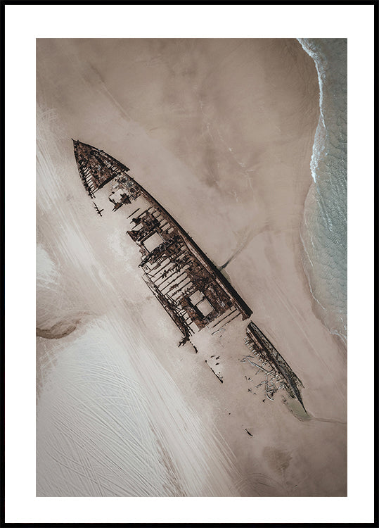 Old Ship On The Beach Plakat - Posterbox.dk
