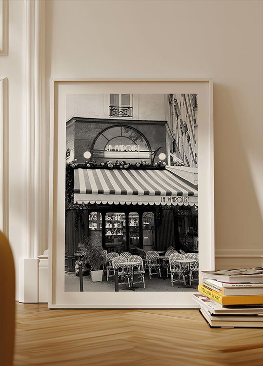 Cafeneaua Parisului La Marquise Poster alb-negru
