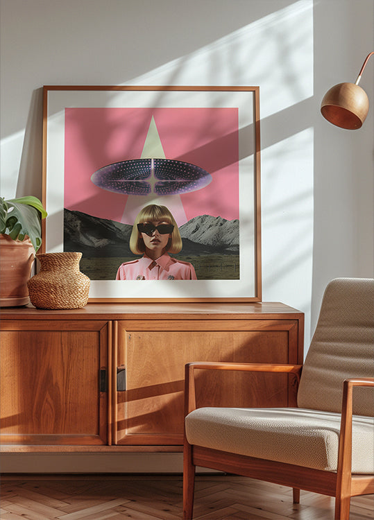 Žena stojaca pod UFO (NOVINKA)