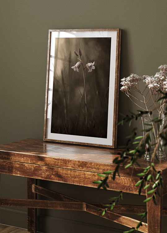 Egy kis virág a földön poszter