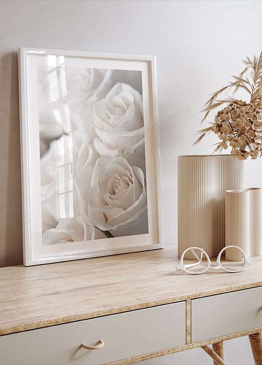 White Blossoming Roses Plakat - Posterbox.dk