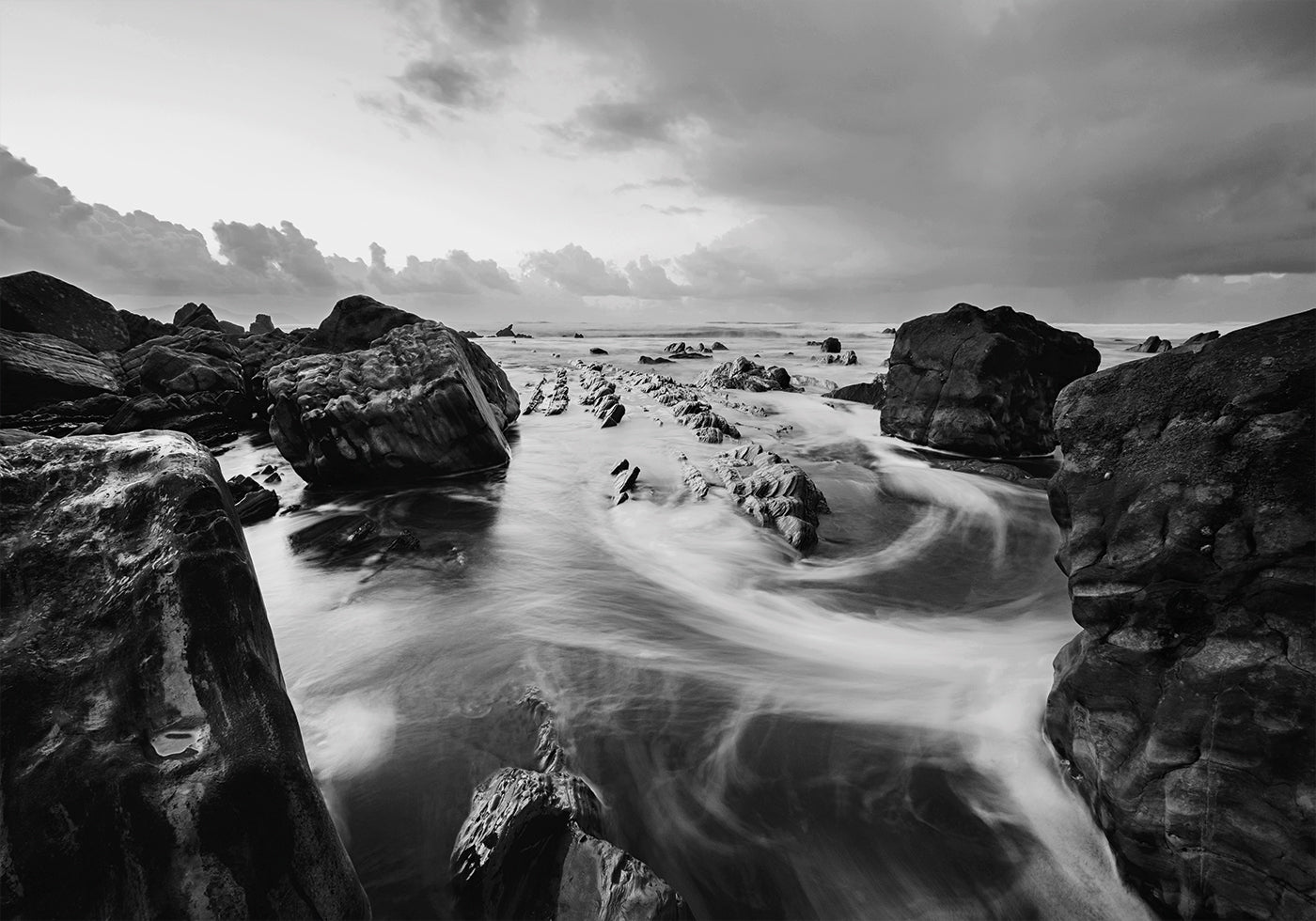 Stones On The Coast Plakat - Posterbox.dk