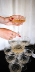 Champagne Glasses Pyramid Print Plakat - Posterbox.dk