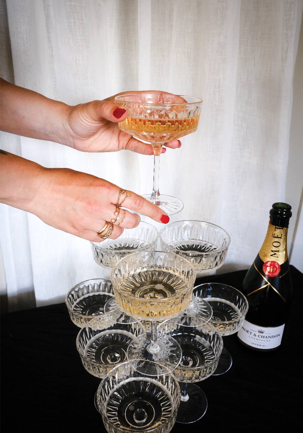 Champagne Glasses Pyramid Print Plakat - Posterbox.dk