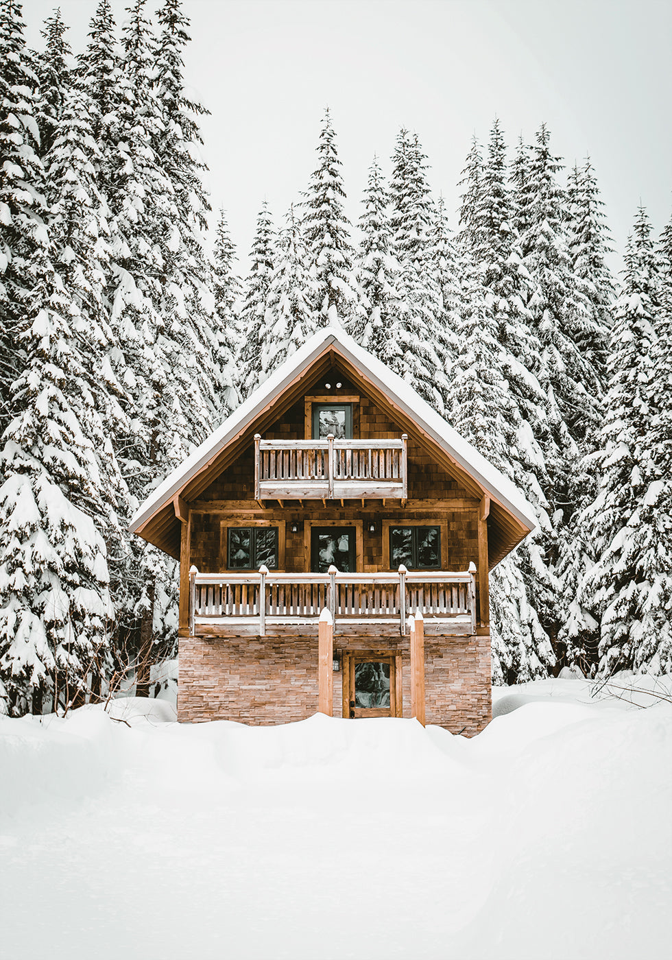 Cozy Wooden Cabin in Snowy Mountains Plakat - Posterbox.dk