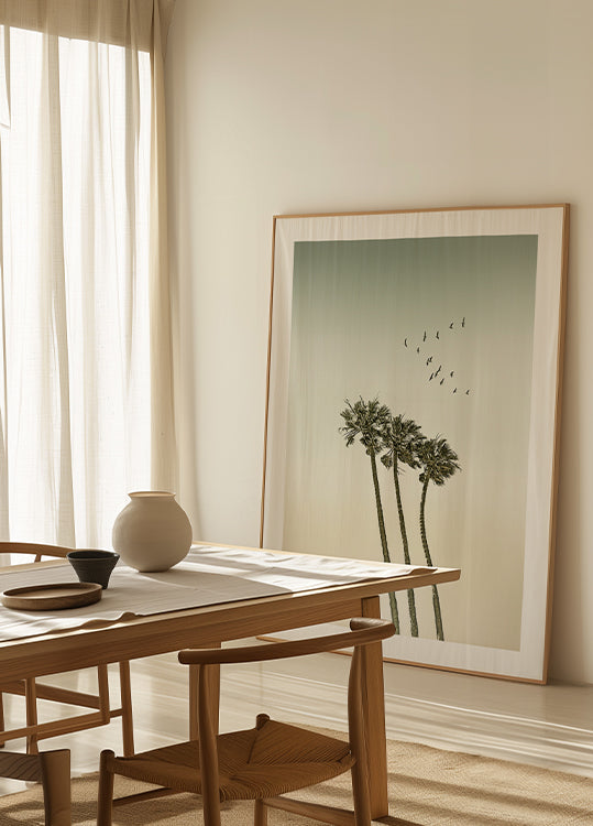 Vintažinis minimalistinių palmių ir saulėlydžio plakatas