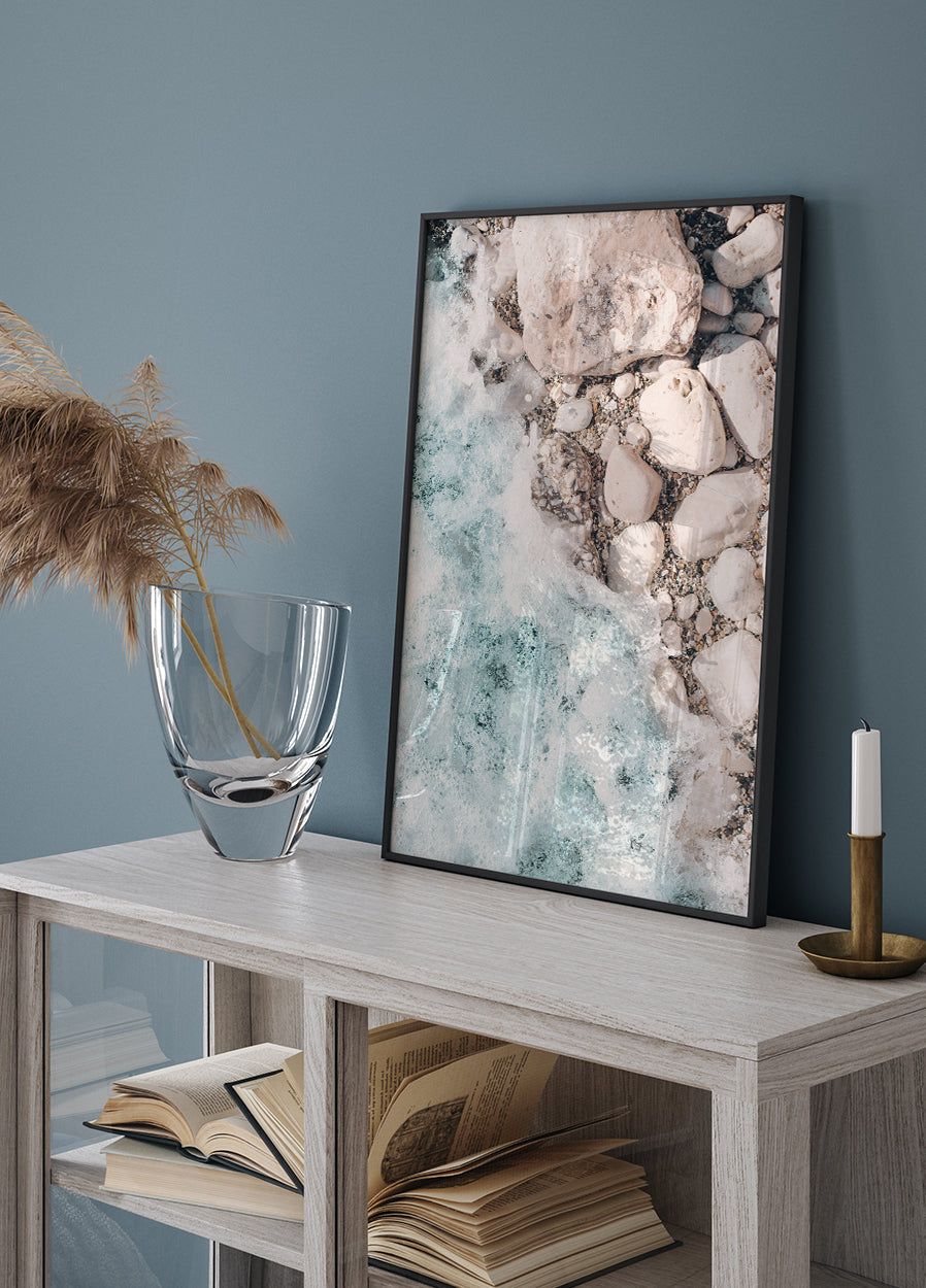 Ocean and Pebbles Plakat - Posterbox.dk