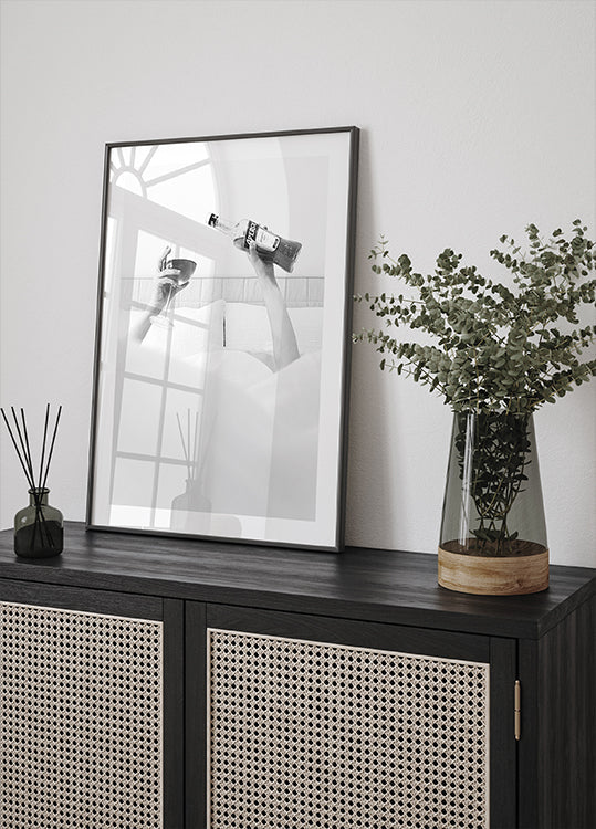 Aperol In Bed B&w Plakat - Posterbox